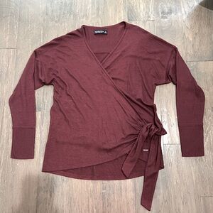 ABERCROMBIE & FITCH LONG SLEEVE. SIZE: XL